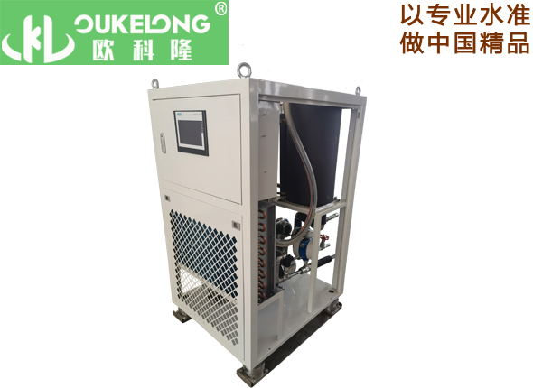 軍工行業定制精密冷水機